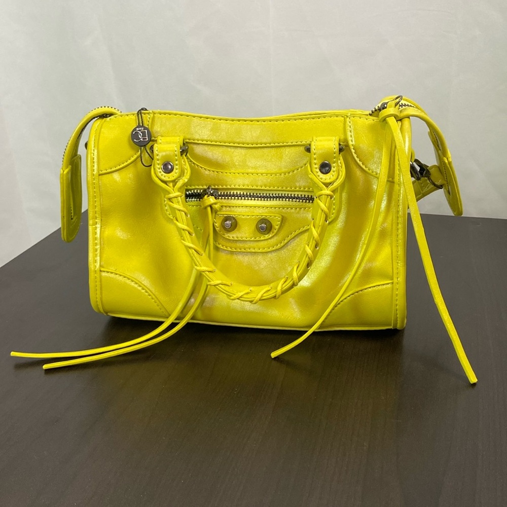 Mini B Lime Bag NWT